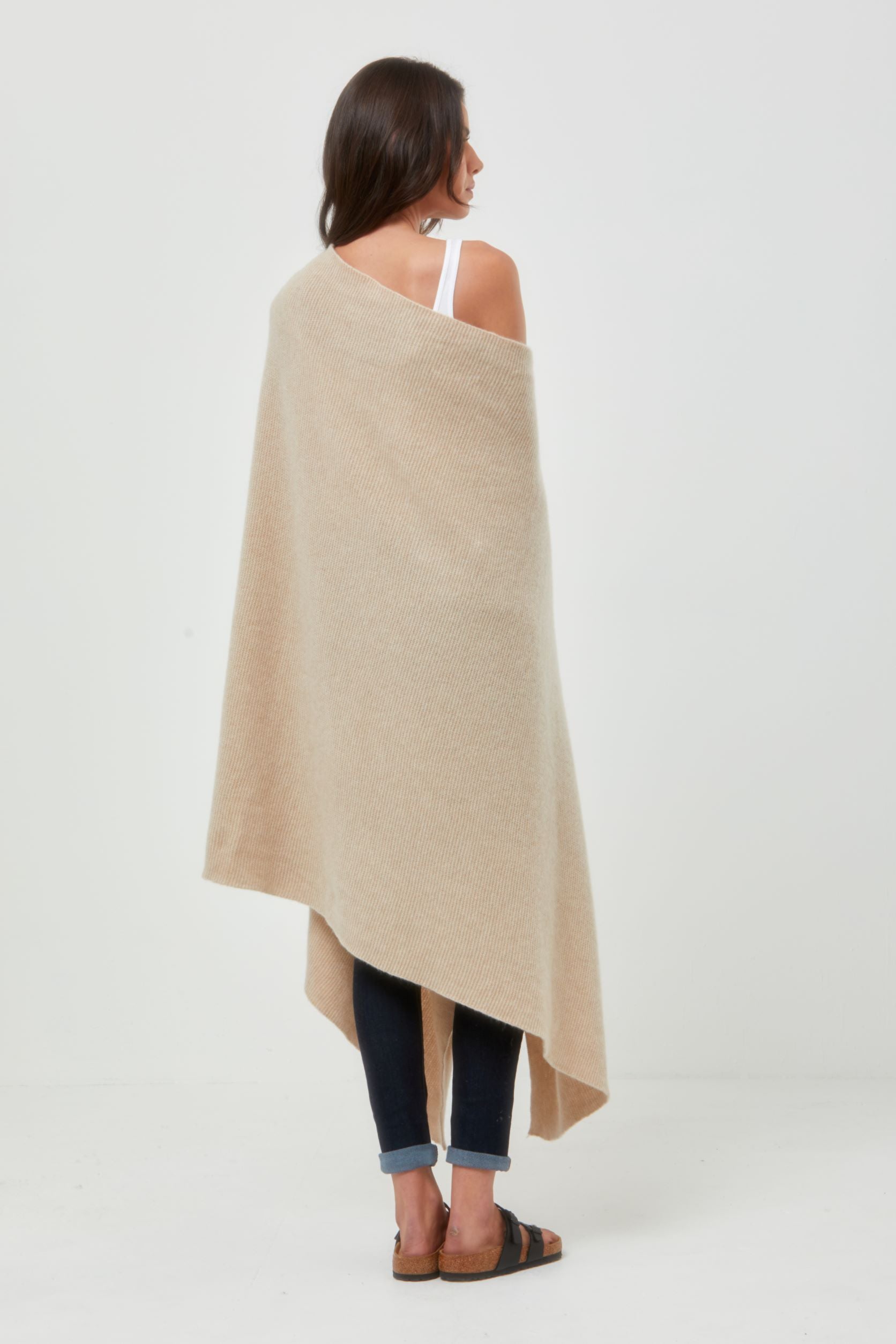 Throw in Light Beige