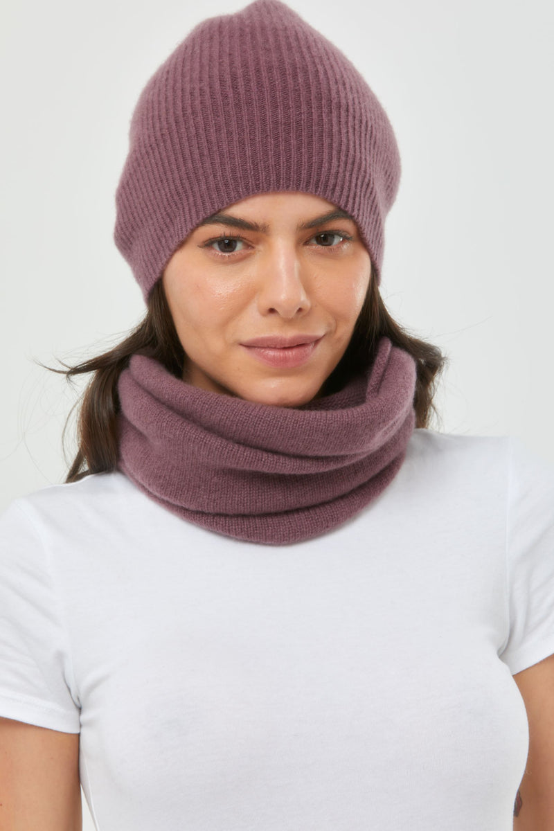 Cashmere Snood Berry