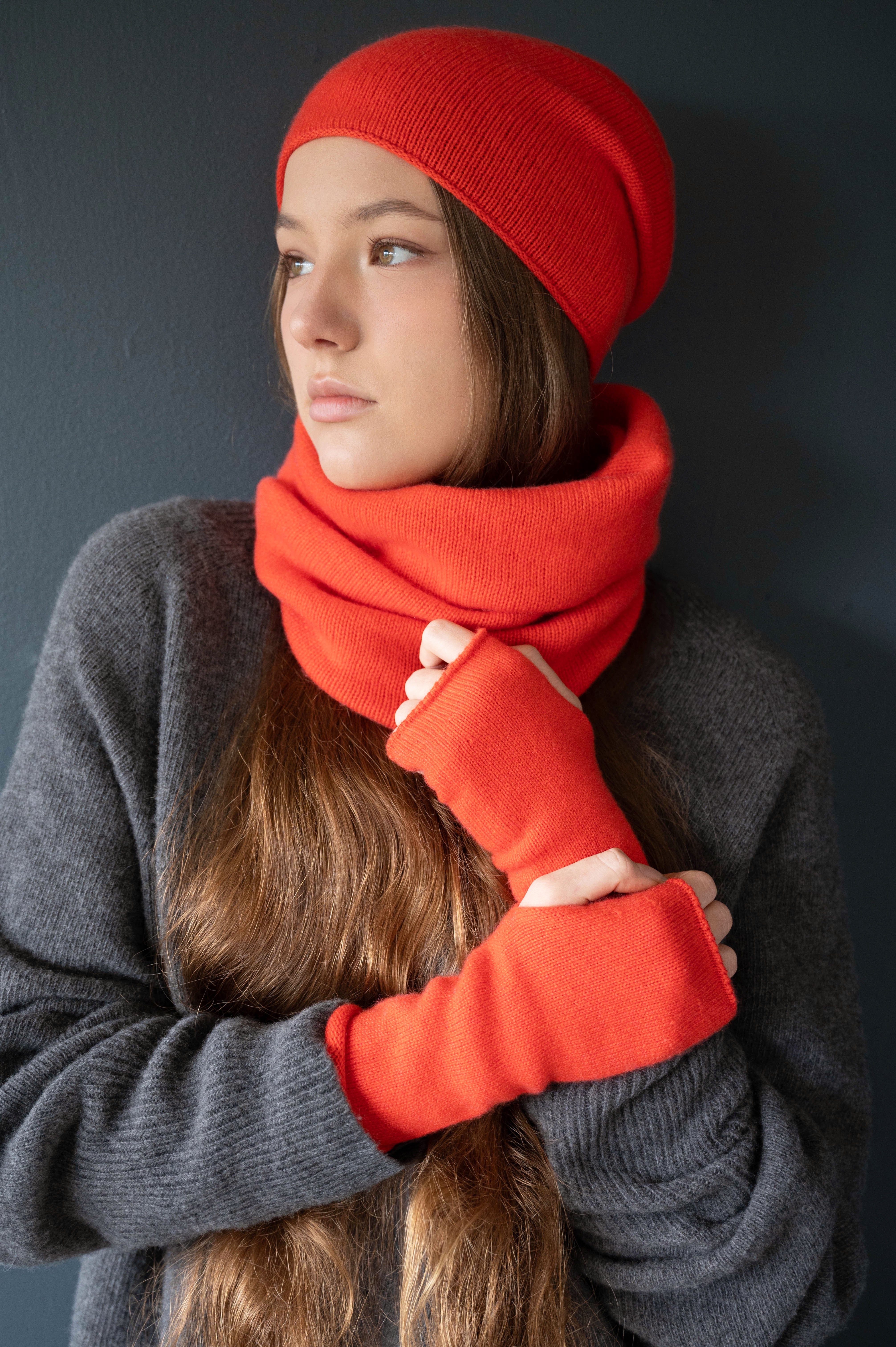 Luxury Cashmere Snoods – Ekotree Cashmere Knitwear