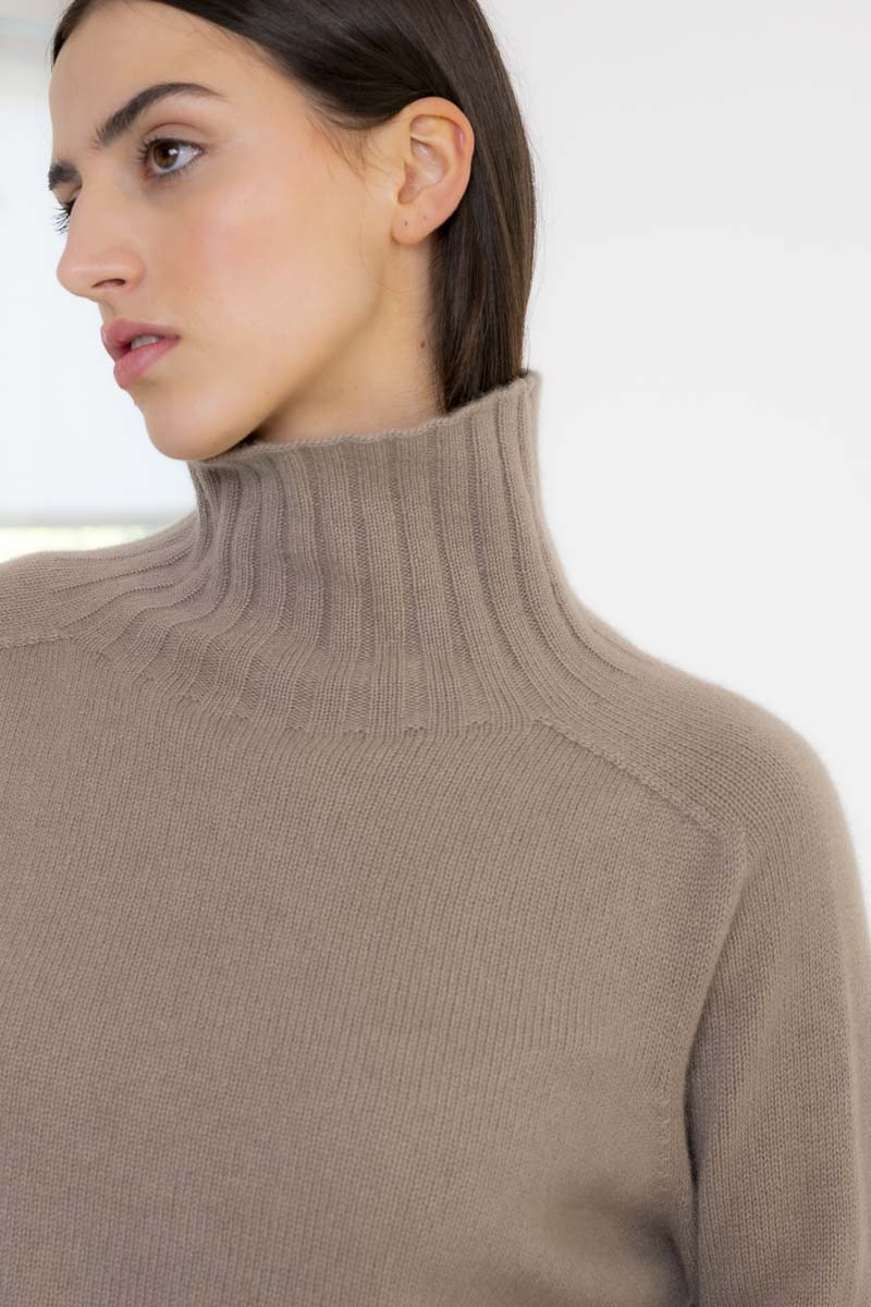 Kaschmir-Pullover mit Sattelschulter, Dunkelbeige