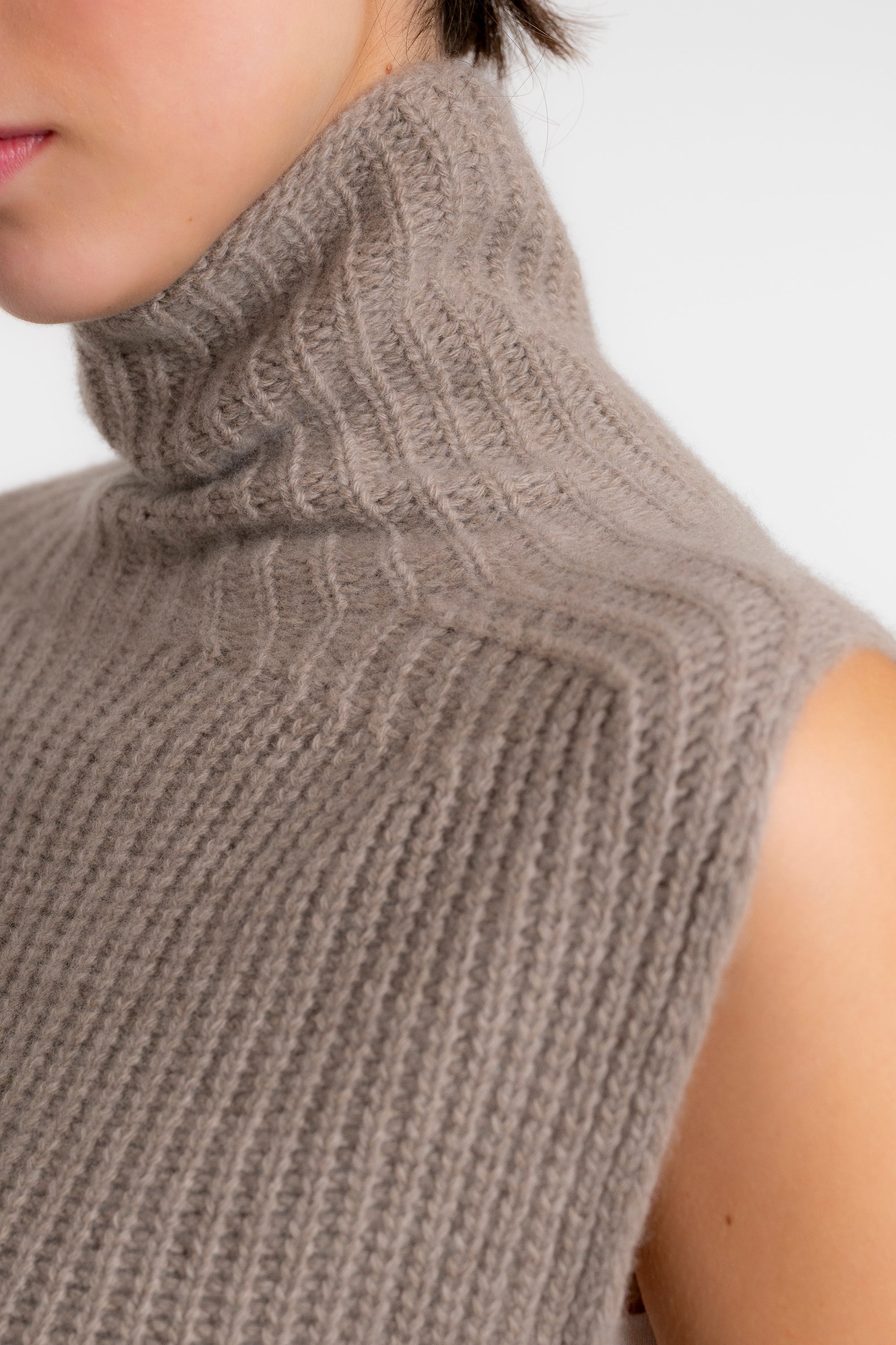 Gilet côtelé à fente latérale en laine mérinos