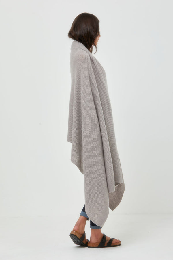 Cashmere Throw in Light Beige