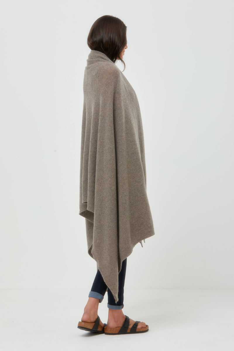 Cashmere Throw in Deep Beige