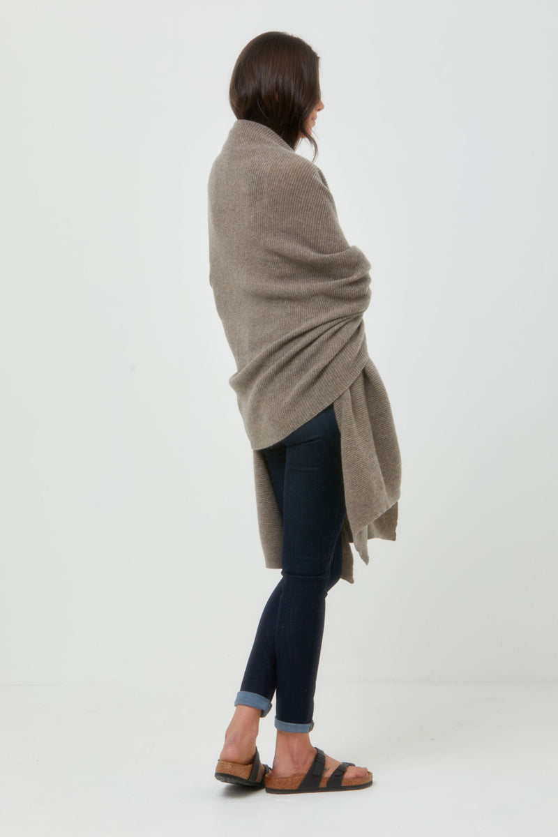 Cashmere Throw in Deep Beige